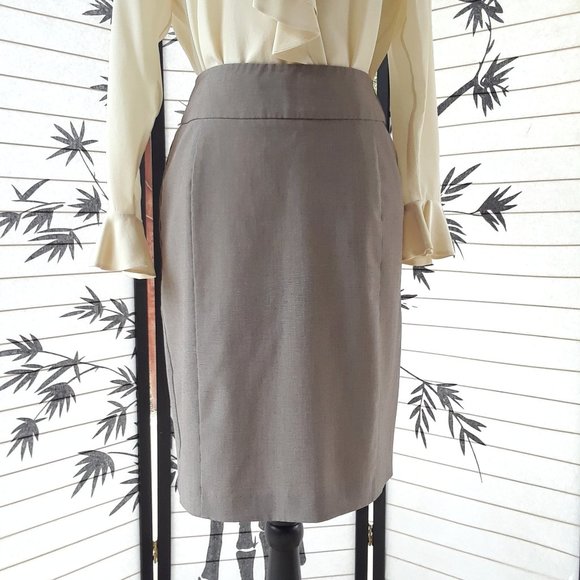 NY & Co Light Gray Double Box Pleat Pencil Skirt - Picture 4 of 14